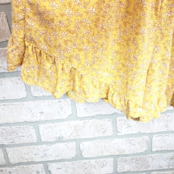HOLLISTER Floral Sleeveless Romper Yellow Size XS - Picture 4 of 7